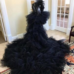 Elegant Black Ruffled Prom Dress